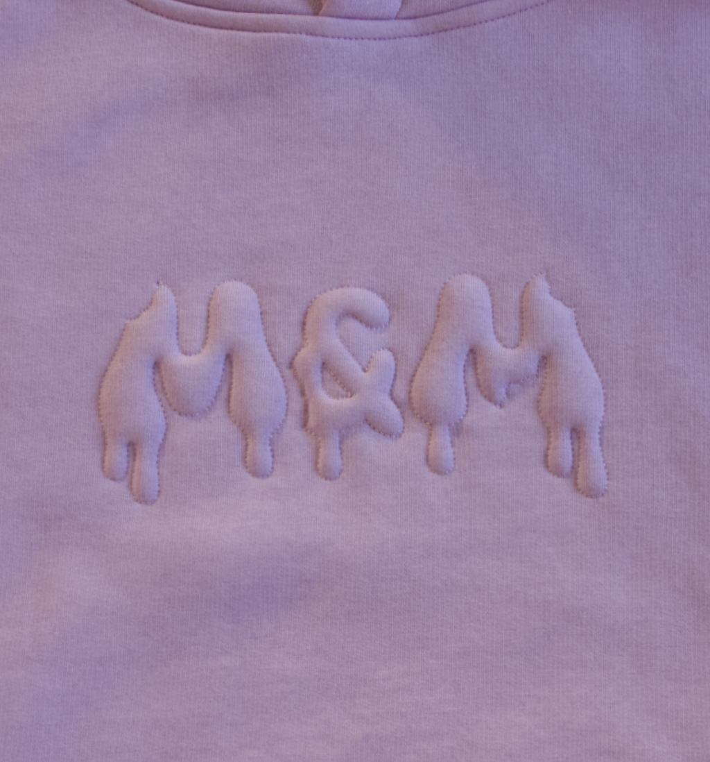 Fioletowa bluza oversize z wytłaczanym logo M&M